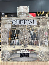 London Dry Gin Cubical Premium