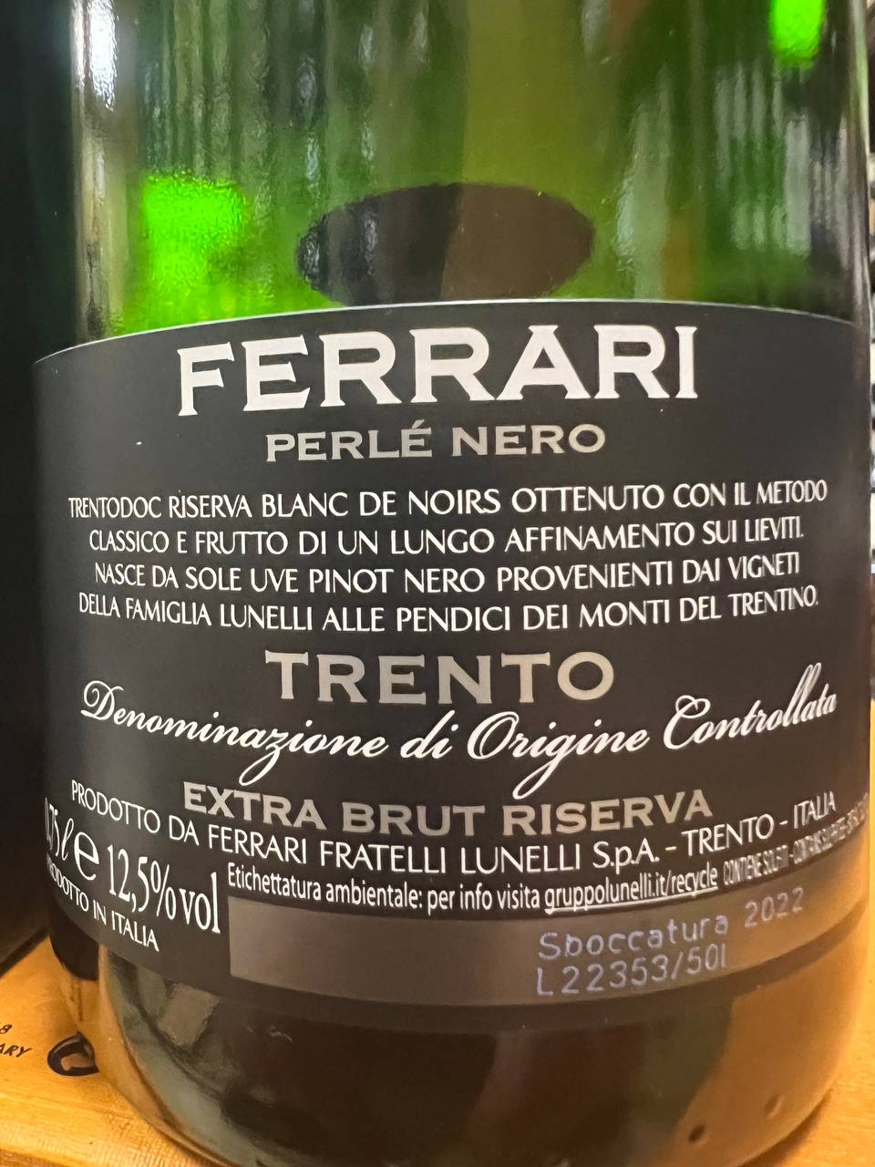 Perlè Nero TrentoDOC Ferrari 2016 - Con Astuccio