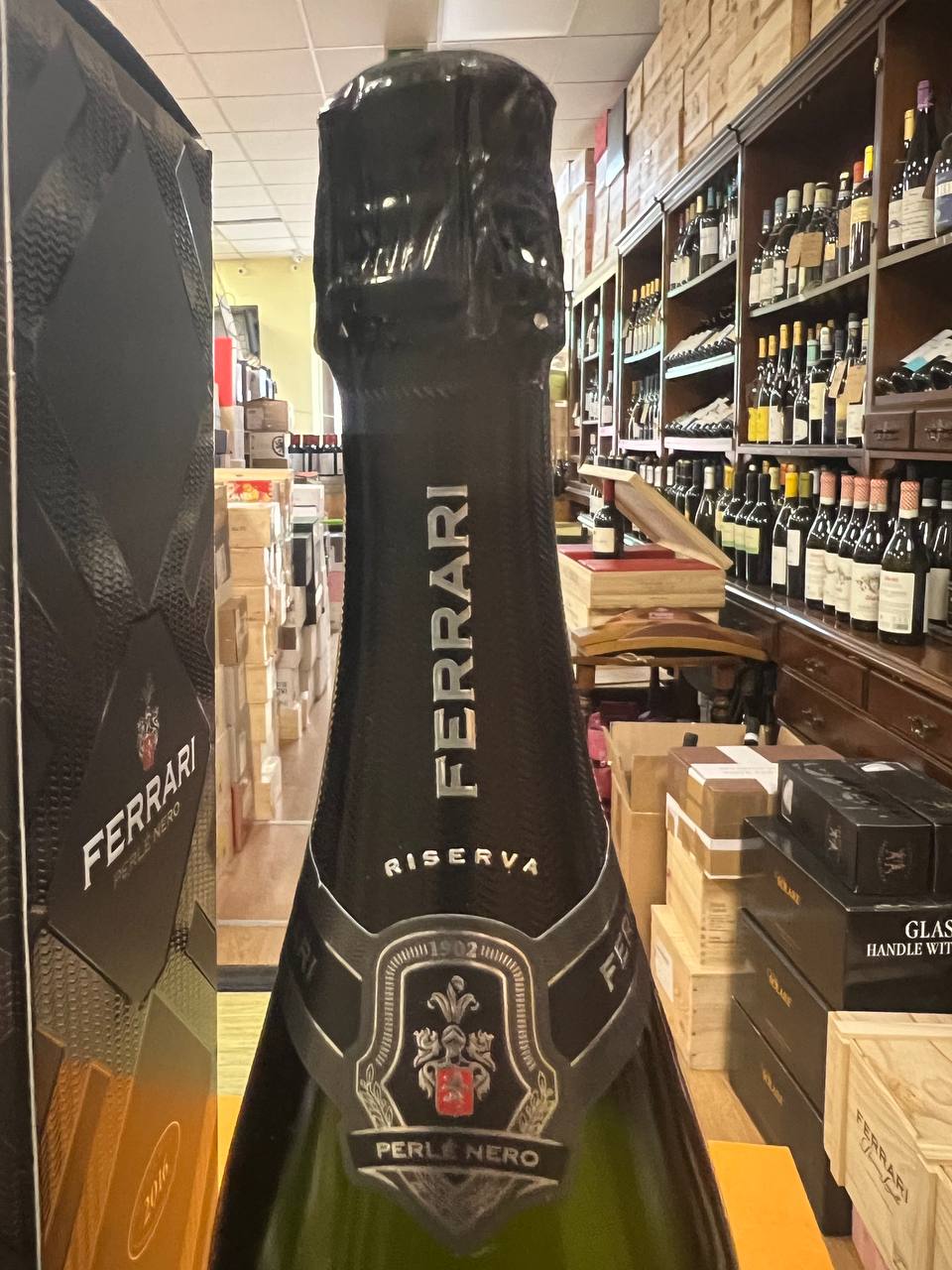 Perlè Nero TrentoDOC Ferrari 2016 - Con Astuccio