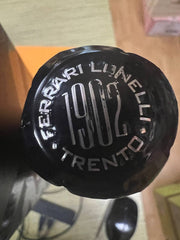 Perlè Nero TrentoDOC Ferrari 2016 - Con Astuccio