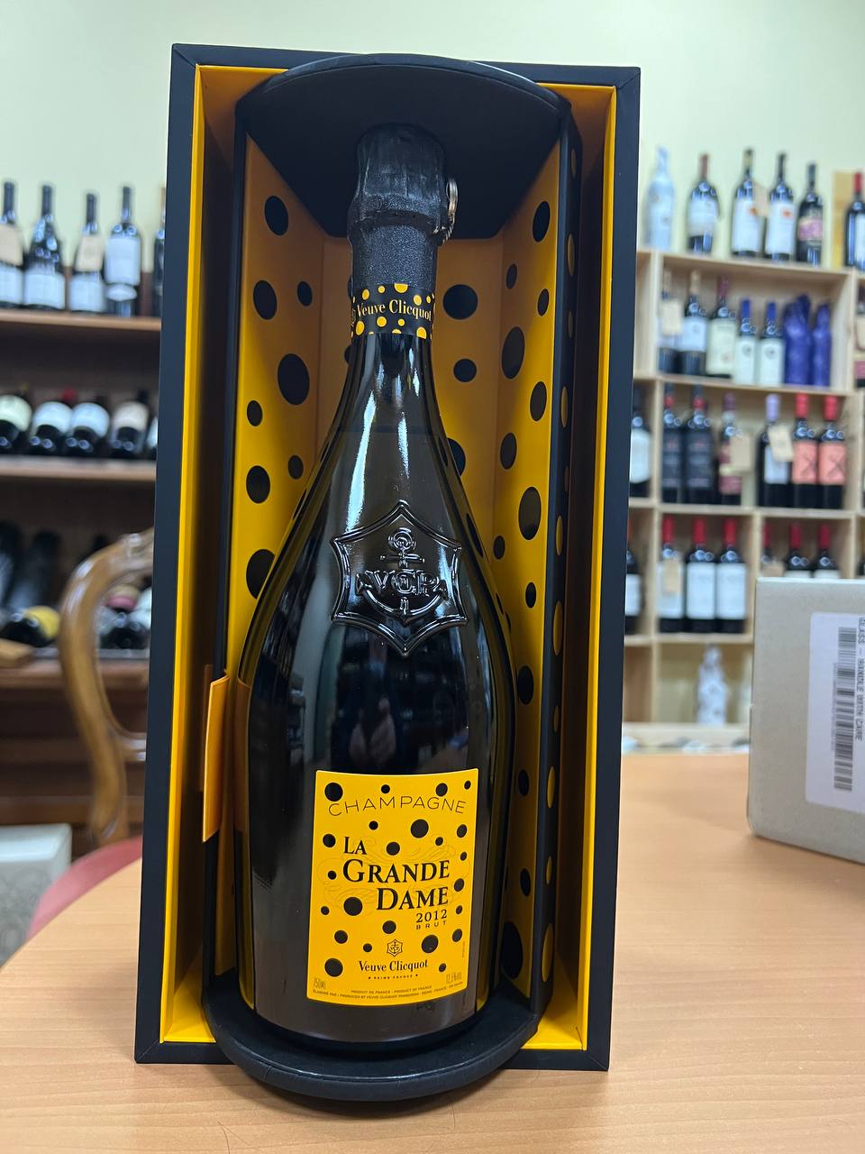 Veuve Clicquot La Grande Dame 2012 di Yayoi Kusama