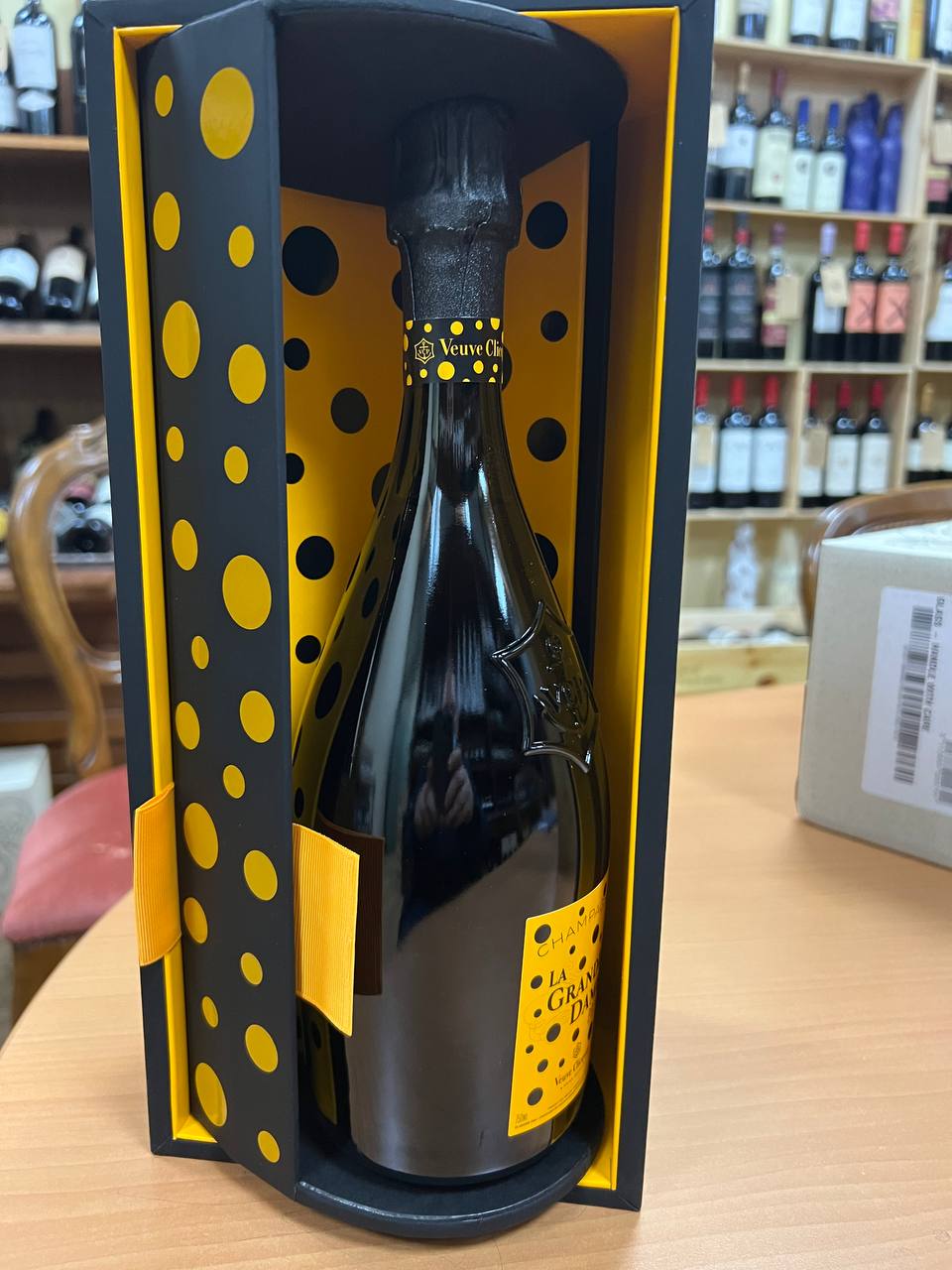 Veuve Clicquot La Grande Dame 2012 di Yayoi Kusama