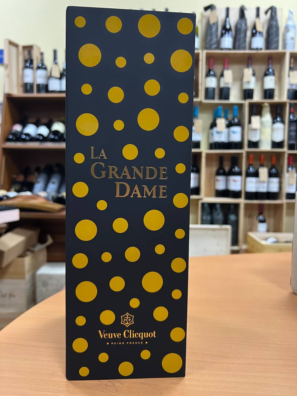 Veuve Clicquot La Grande Dame 2012 di Yayoi Kusama
